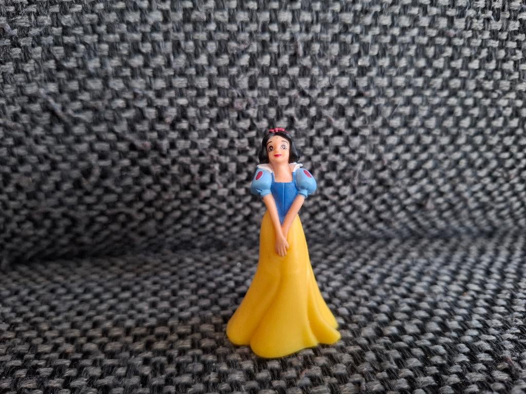 Sneeuwwitje mini figuur, Ophalen of Verzenden, Sneeuwwitje of Doornroosje, Zo goed als nieuw, Beeldje of Figuurtje
