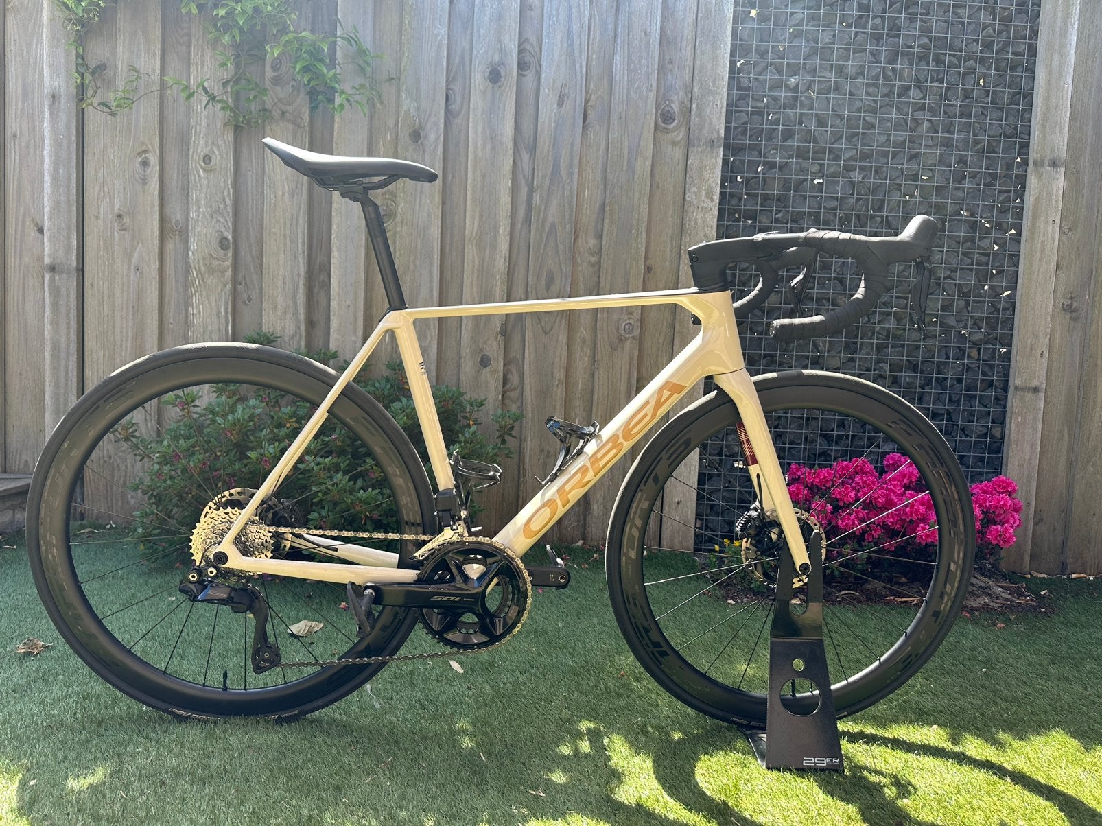 Racefiets Orbea Orca M30i 105 Di2 en 45 mm carbon velgen, 28 inch, Zo goed als nieuw, Meer dan 20 versnellingen, Schijfrem