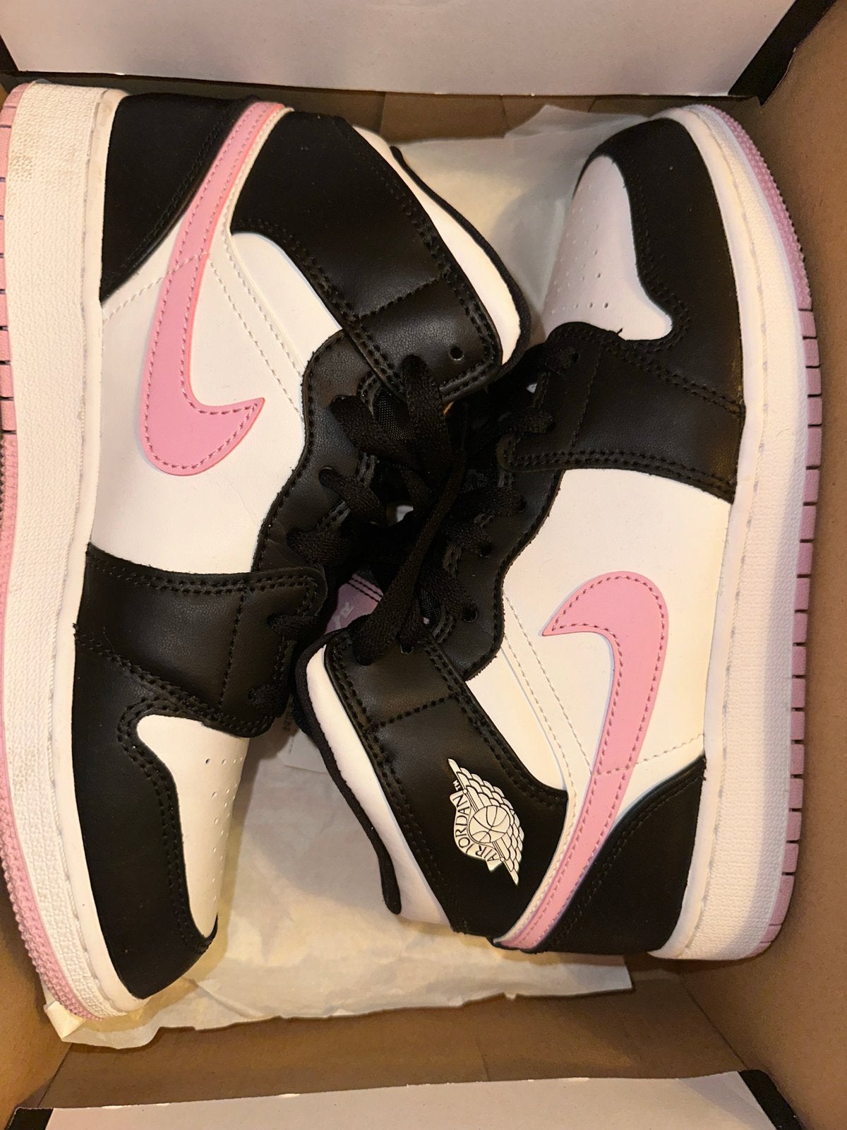 Nike Air Jordan - Zo goed als nieuw - Maat 38.5 €70,-, Kleding | Dames, Schoenen, Ophalen of Verzenden, Zo goed als nieuw, Zwart