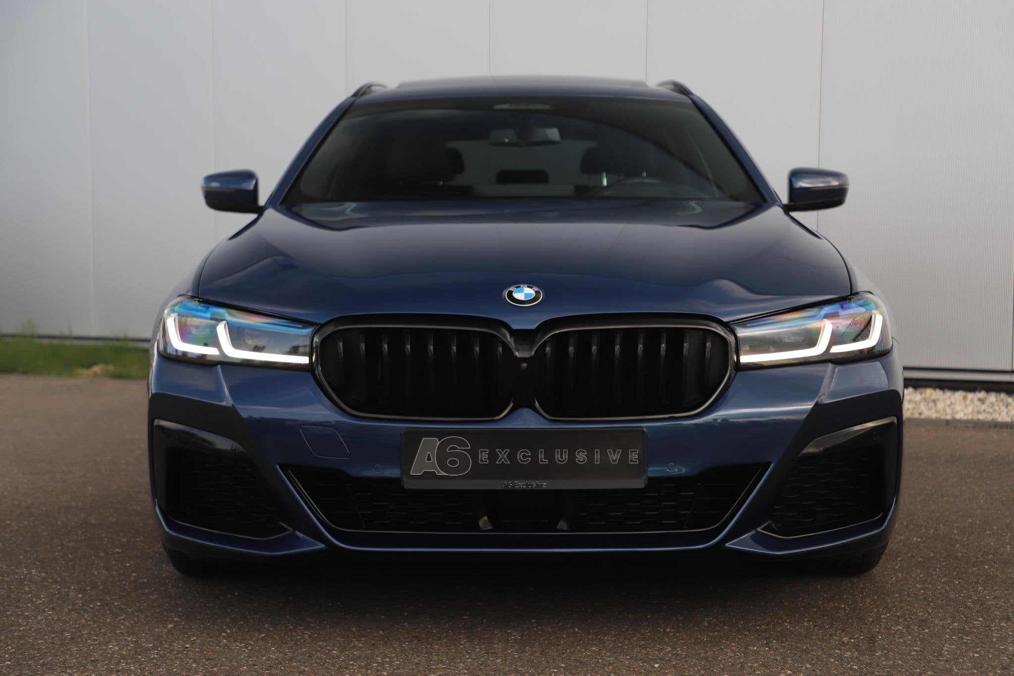 BMW 5-serie Touring 530i High Executive 252PK M Sport Laser, Auto's, Automaat, 1998 cc, Gebruikt, Euro 6