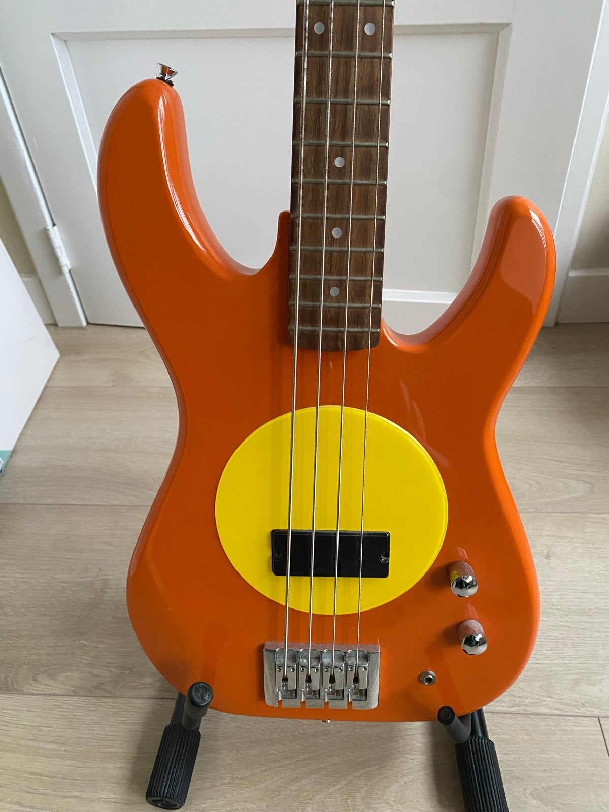 Oranje Fleabass basgitaar incl gigbag, Ophalen, Zo goed als nieuw, Elektrisch