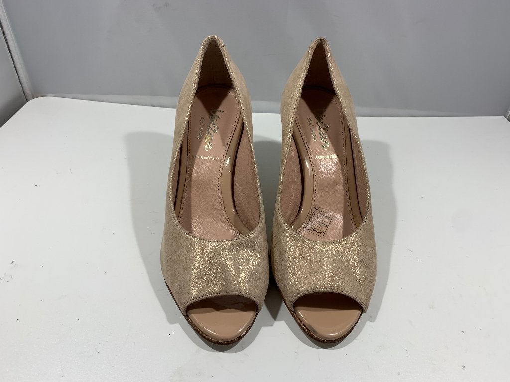 Voltan, maat 36.5, Crème suède pumps met gouden hak, Overige kleuren, Verzenden, Voltan, Zo goed als nieuw