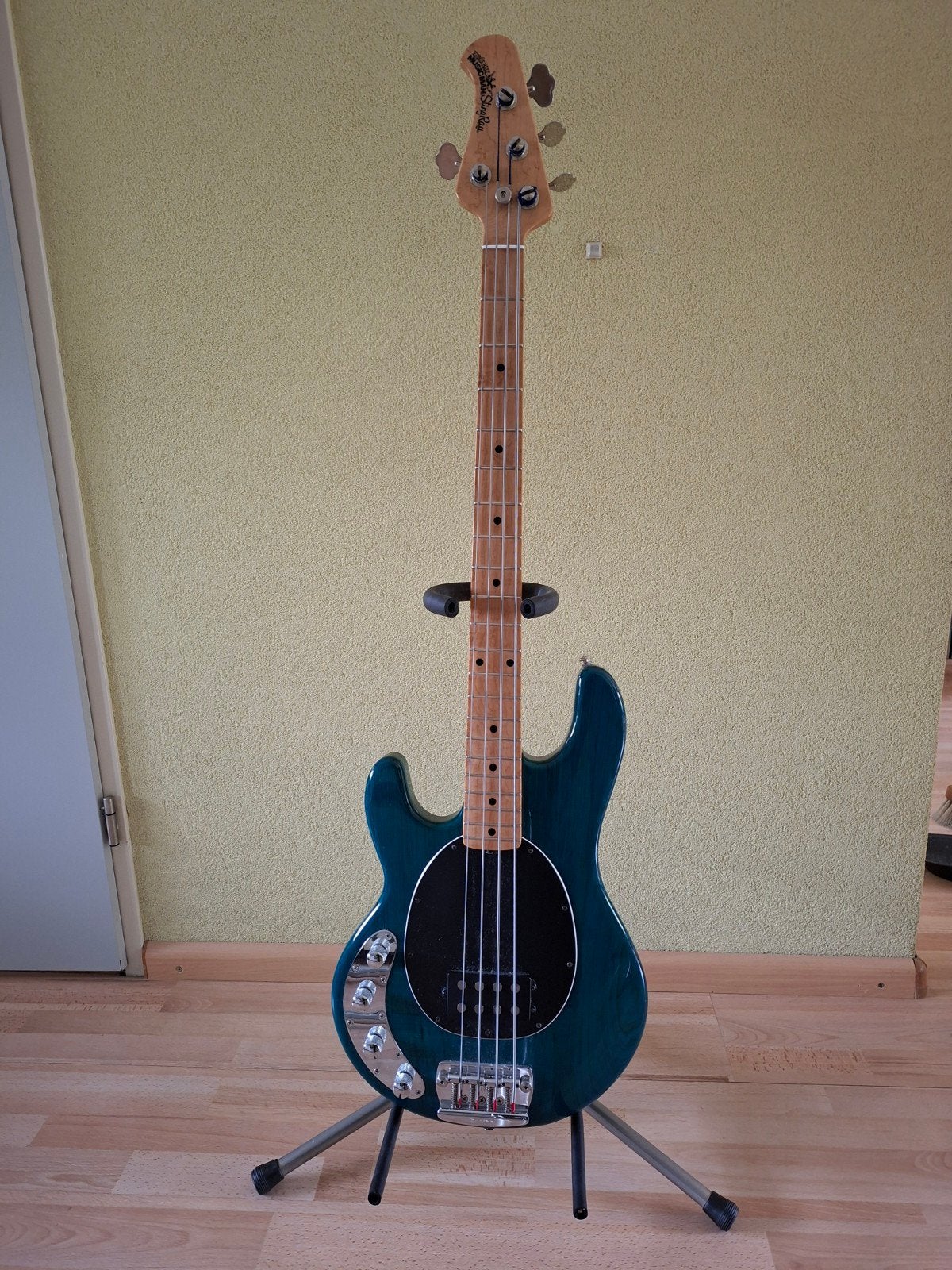 Muscman StingRay Basgitaar linkshandig bj '95., Muziek en Instrumenten, Ophalen, Gebruikt, Elektrisch