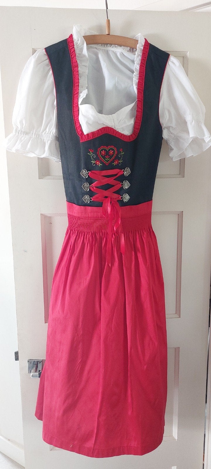 Dirndl   maat 42, Ophalen of Verzenden, Zo goed als nieuw, Maat 42/44 (L), Overige thema's