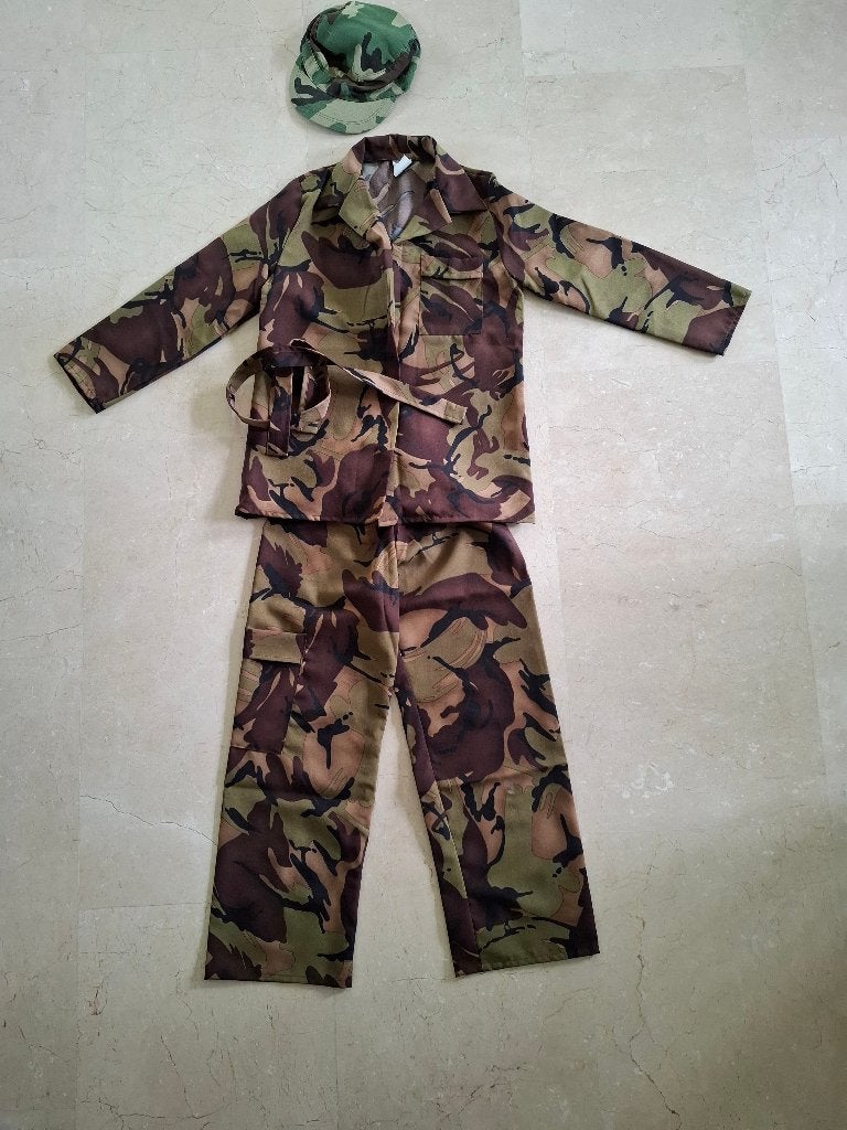 leger /soldaten / camouflage verkleedpak met pet, Ophalen of Verzenden, Zo goed als nieuw, 146 t/m 152, Jongen of Meisje