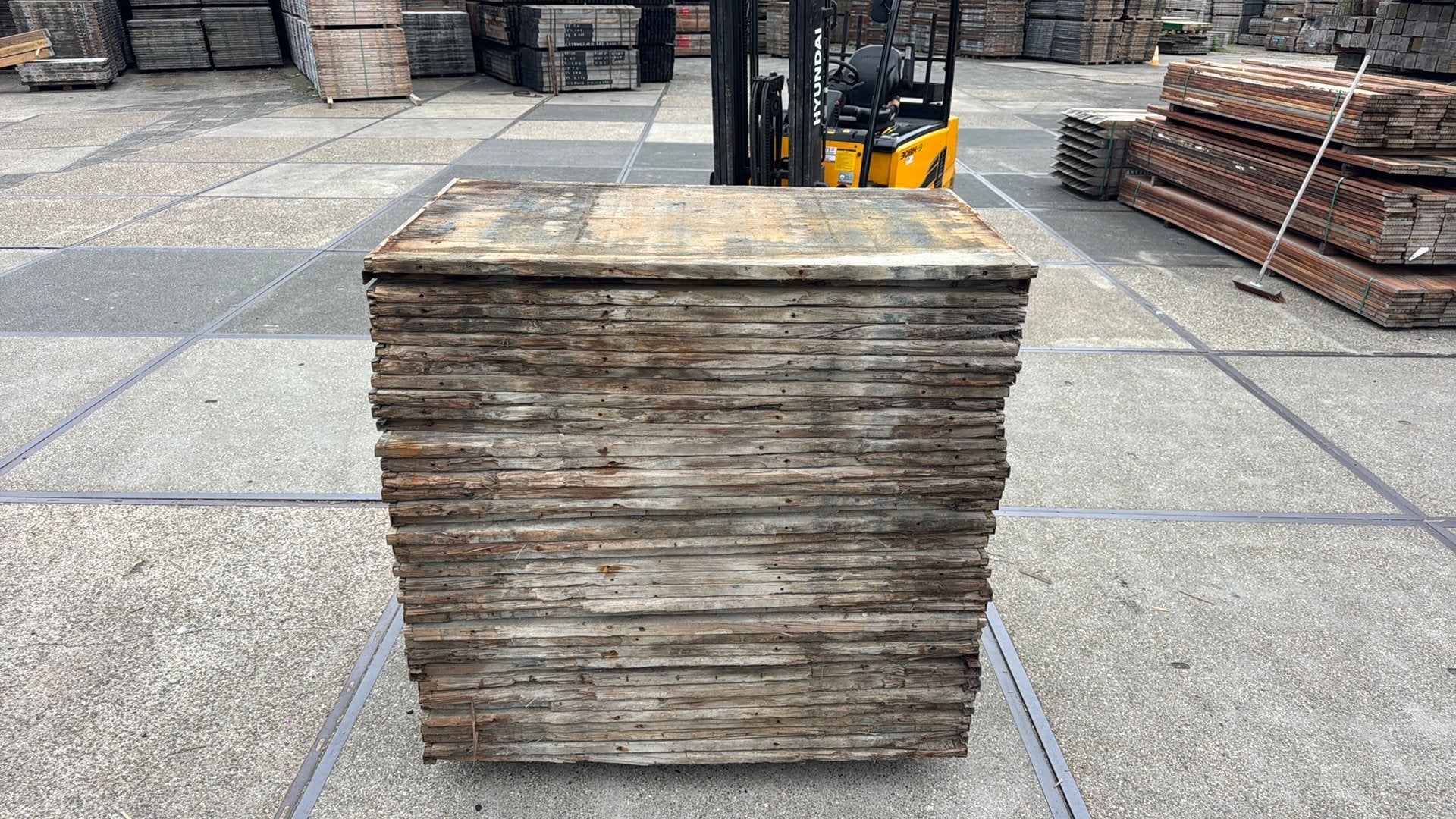 Goedkope partij  Lariks steenschotten 140x82x3,5cm, Ophalen, Gebruikt, Hout
