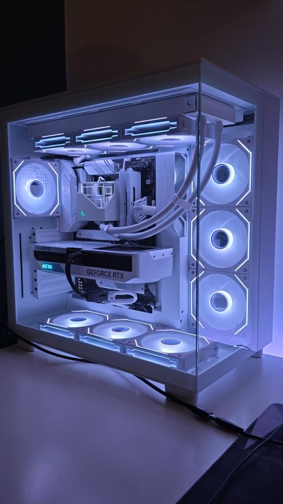 High-End Gaming PC - Wit met RGB Verlichting, Computers en Software, Computerbehuizingen, Ophalen of Verzenden, Zo goed als nieuw