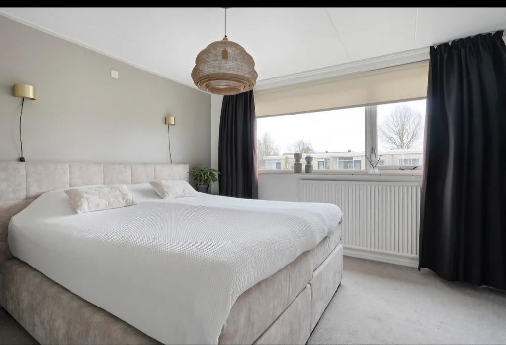 Comfortabel tweepersoons 180x210 boxspring bed met hoofdbord, Huis en Inrichting, Slaapkamer | Bedden, Ophalen, Modern en comfortabel