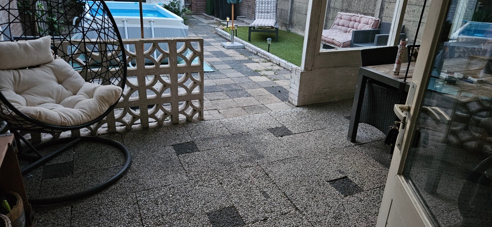GRATIS Gebruikte grindtegels en betontegels, Ophalen, Gebruikt, 10 m² of meer, Beton