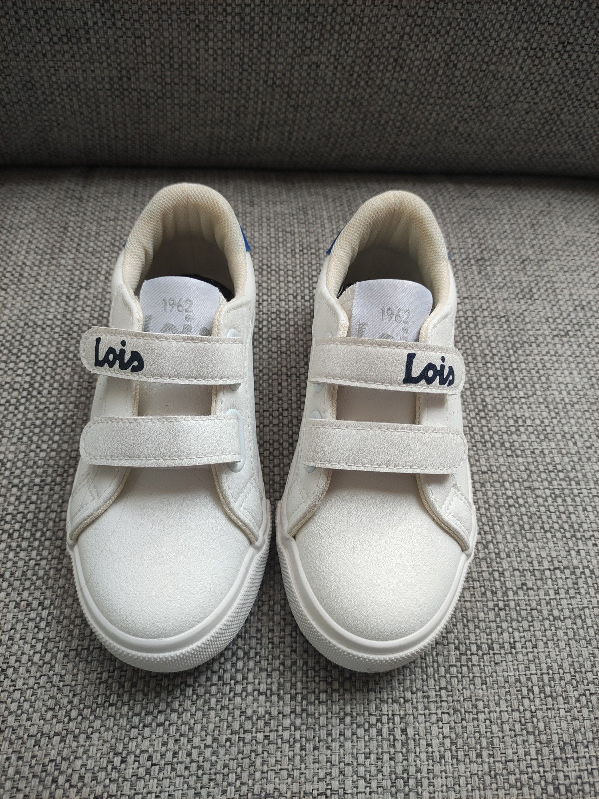 Nieuwe Lois sneakers maat 30 - nooit gedragen, Ophalen, Jongen of Meisje, Schoenen, Nieuw