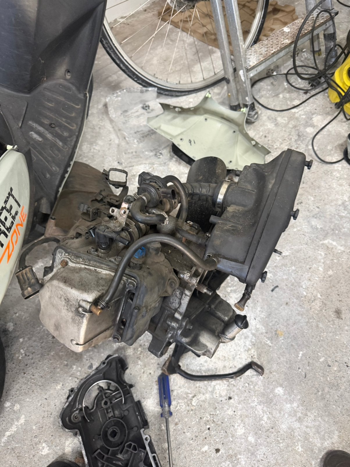 E4 Piaggio vespa blok, Ophalen, Zo goed als nieuw, Blok, Piaggio