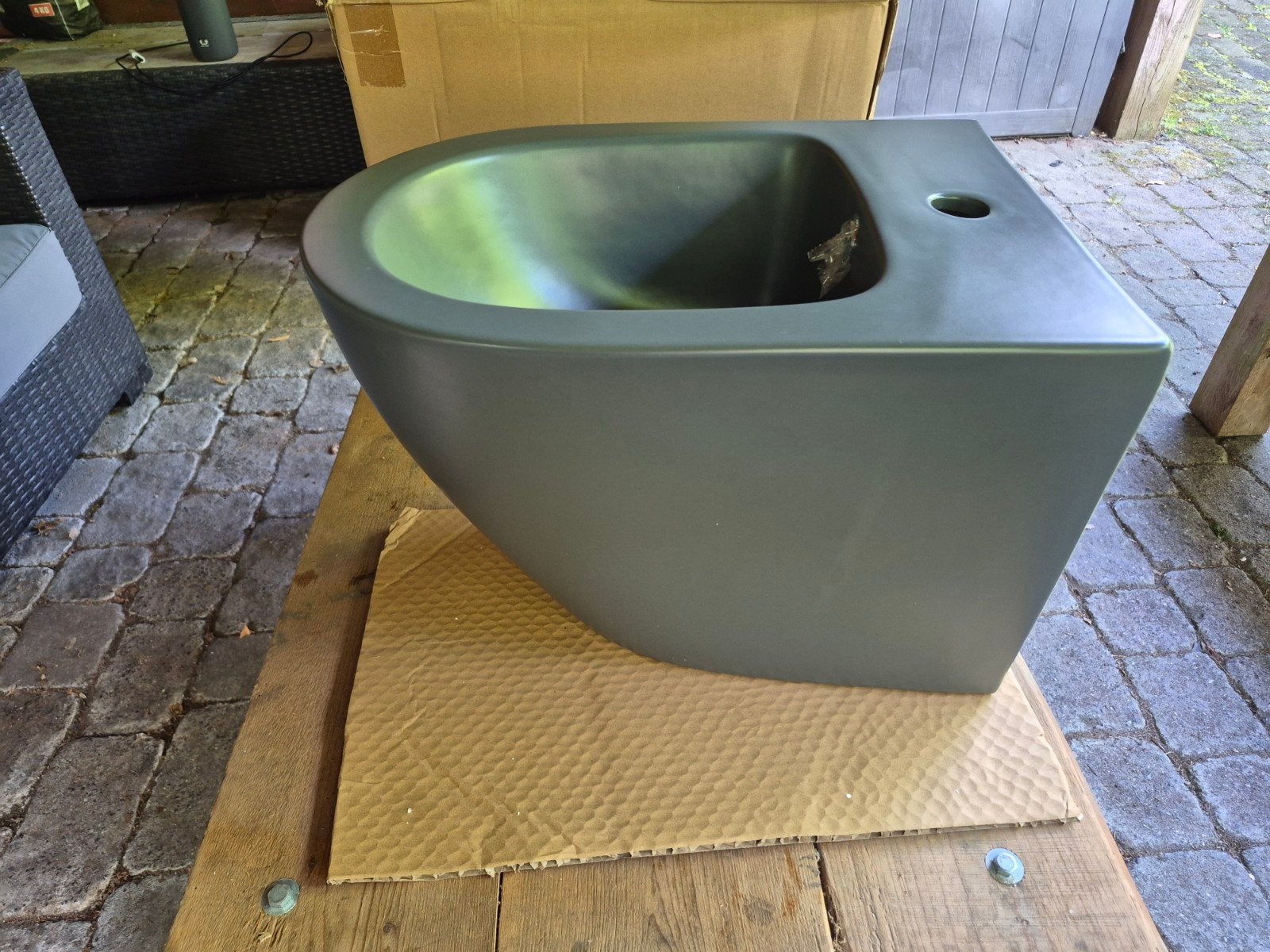 Nieuw in doos: Mat grijs bidet, Ophalen of Verzenden, Nieuw, Toilet