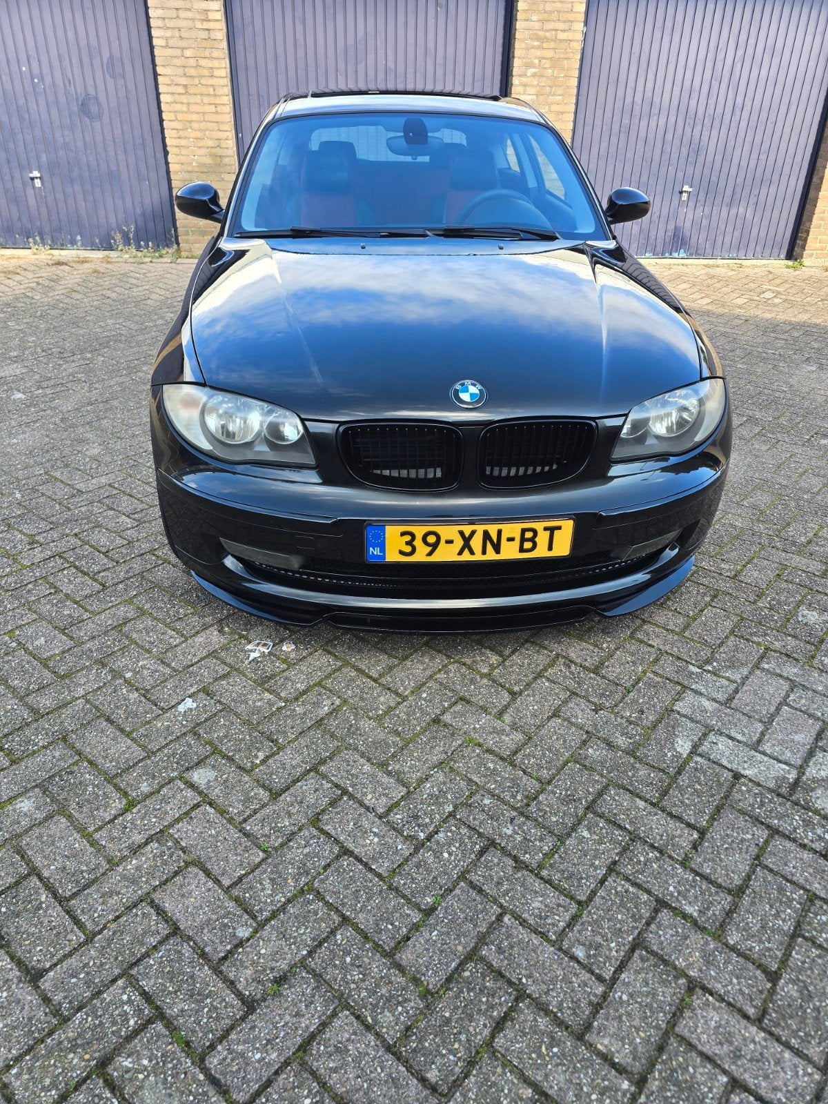 BMW 1-Serie 2.0 120I 3DR AUT 2007 Zwart, Auto's, Achterwielaandrijving, 1995 cc, 4 cilinders, Zwart
