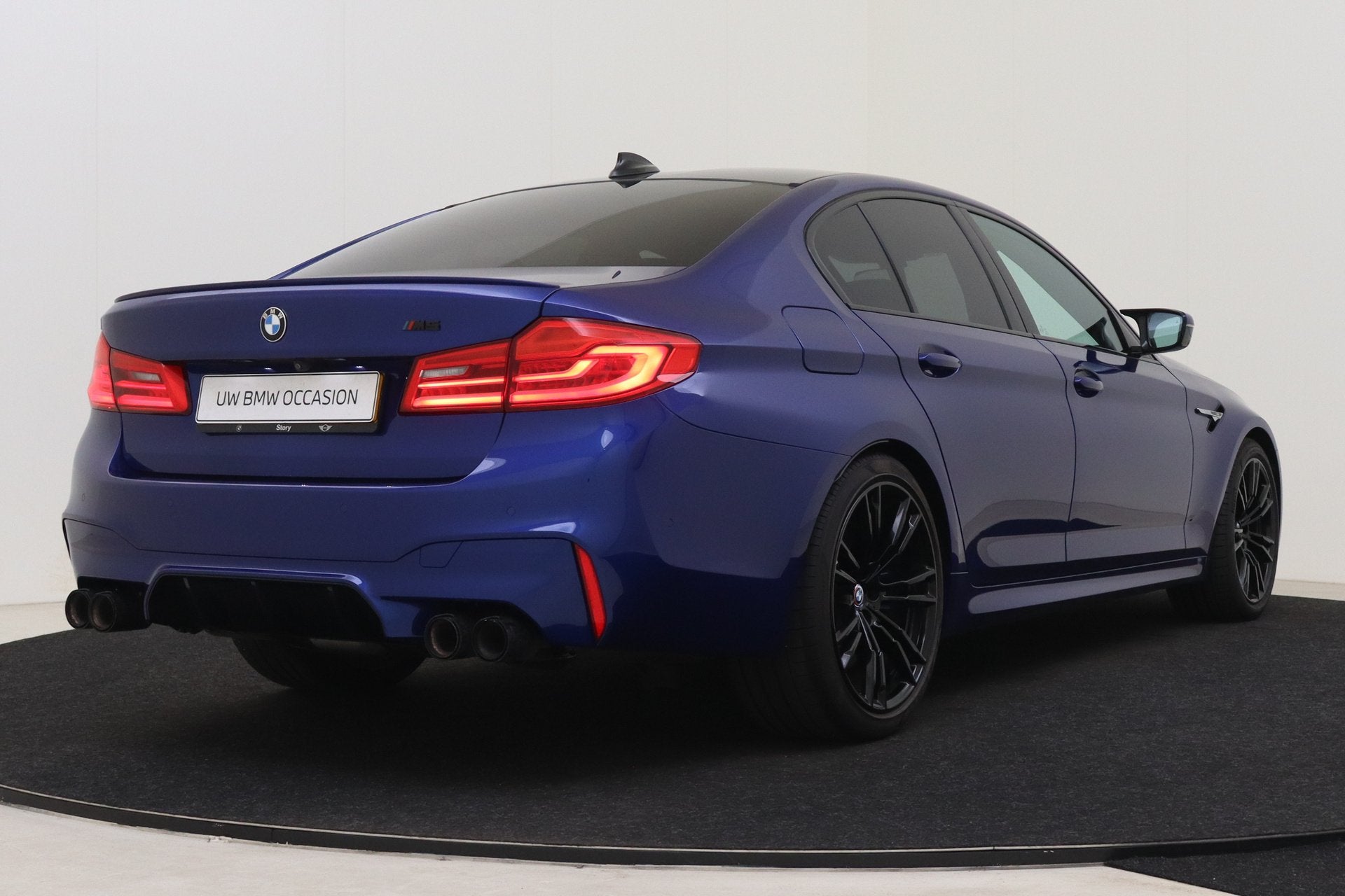 BMW M5 Automaat / Adaptieve LED / M Multifunctionele Stoelen, 12 maanden, Gebruikt, Leder, Bedrijf