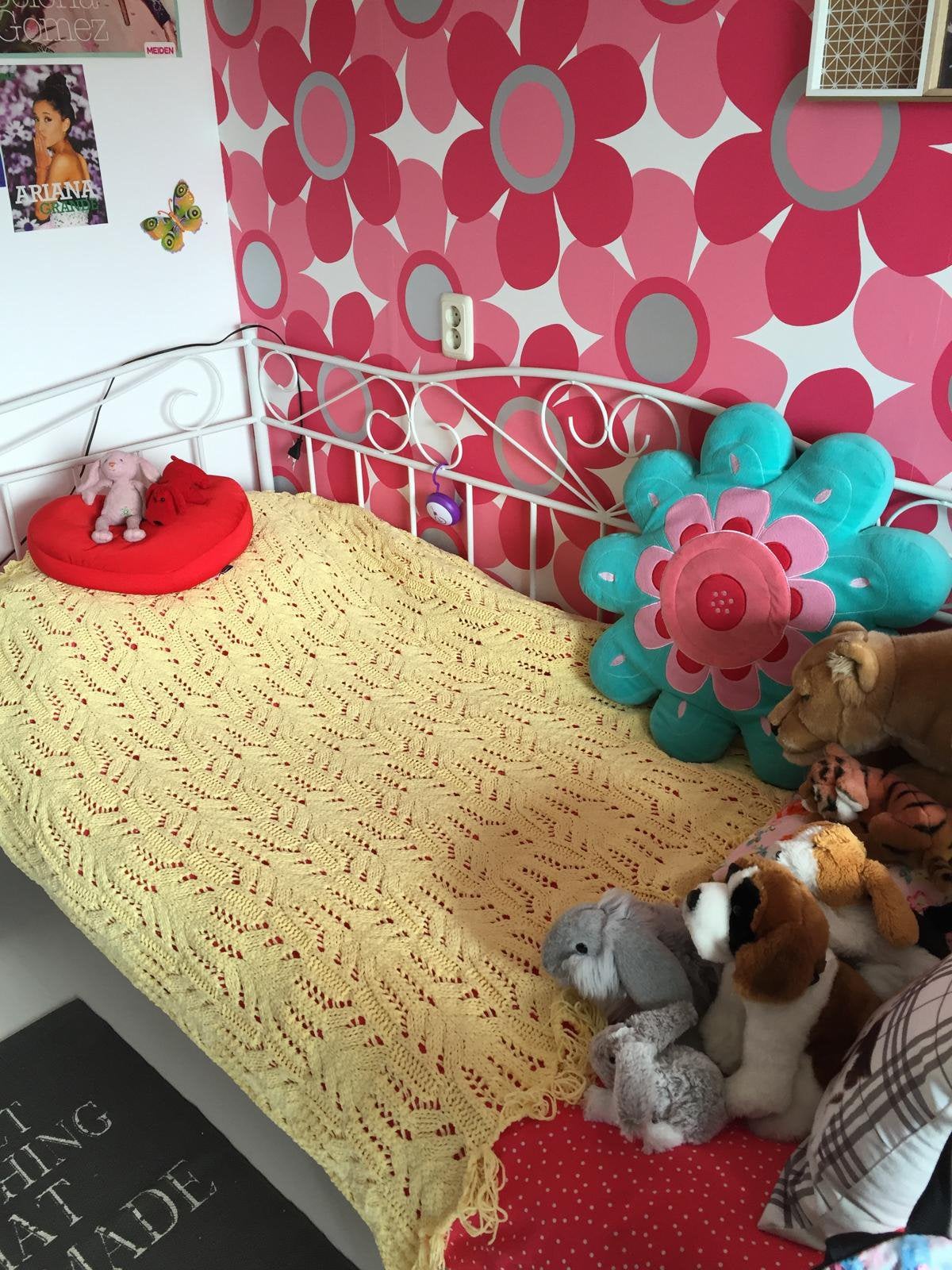 Vrolijke bedbank van Karwei, Ophalen, Gebruikt, 90 cm, Eenpersoons