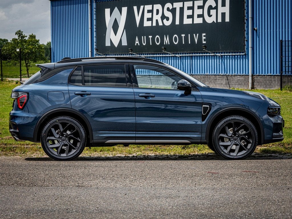 Lynk & Co 01 1.5 Plug-In Hybrid 262pk BLACKED OUT | Trekhaak, Auto's, Lynk & Co, Stof, Blauw, 120 €/maand, Bedrijf