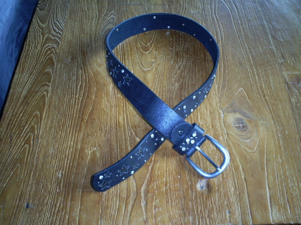 NIEUW __ zwarte riem met strass, Kleding | Dames, Riemen en Ceinturen, 3 tot 5 cm, Tailleriem, Ophalen of Verzenden, Echt leder
