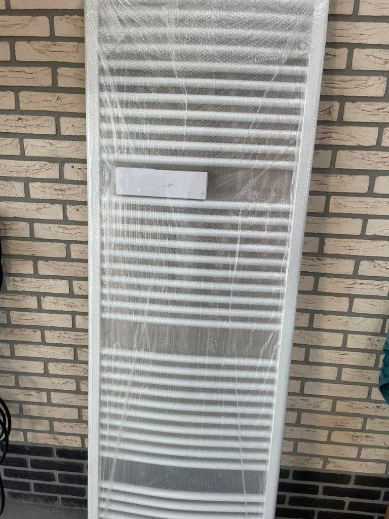 Badkamer Radiator ( gebogen model) nieuw, Ophalen, Radiator, Nieuw, 60 tot 150 cm