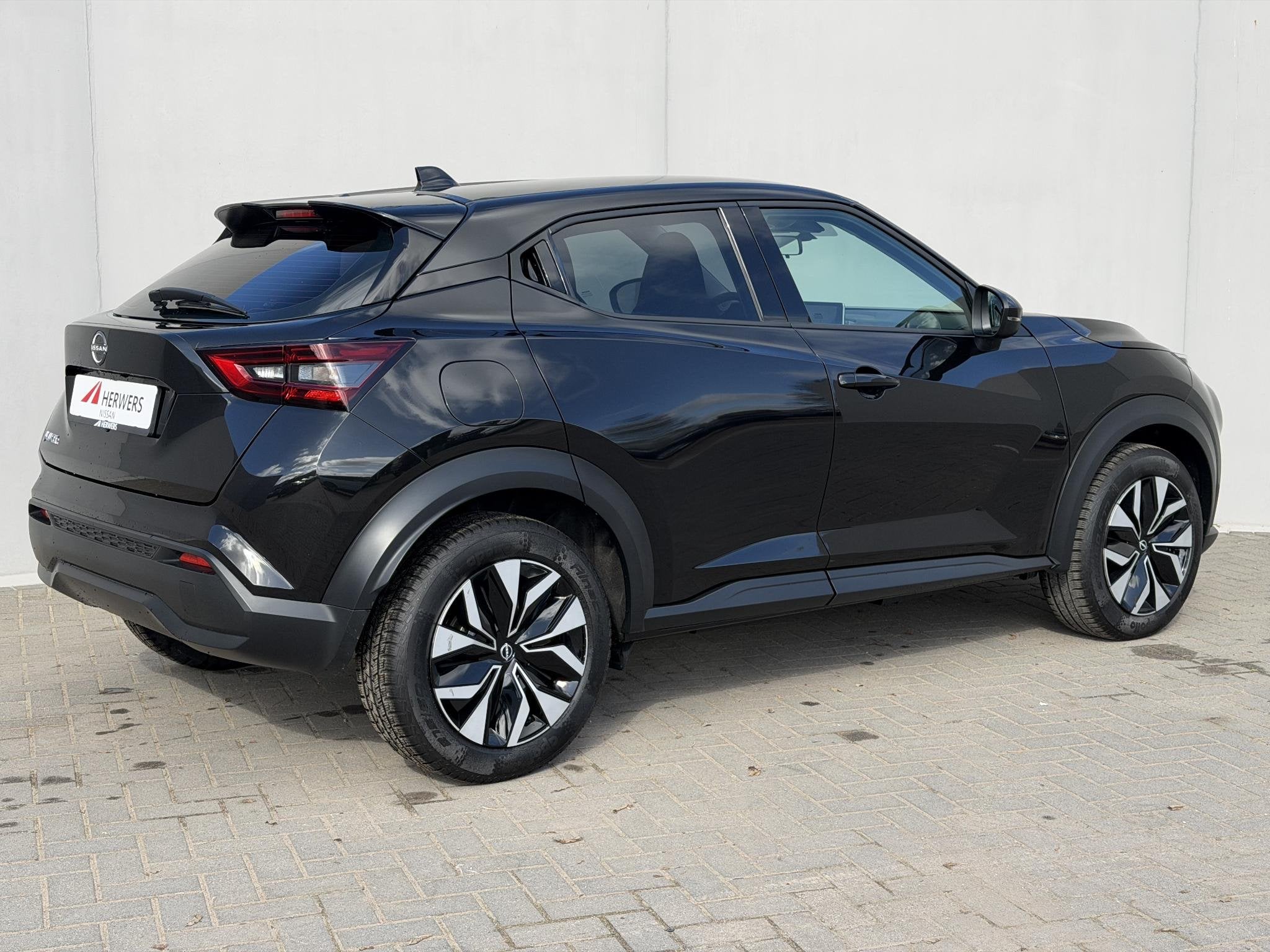 Nissan Juke 1.0 DIG-T Acenta / Fabrieksgarantie tot 03-2029, Voorwielaandrijving, Stof, Euro 6, Zwart