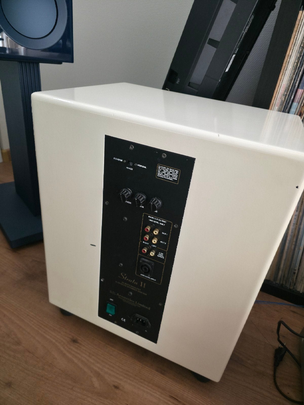 REL Strata II Subwoofer - Wit, Zo goed als nieuw, Overige merken, Ophalen of Verzenden, Zo goed als nieuw, 120 tot 150 watt