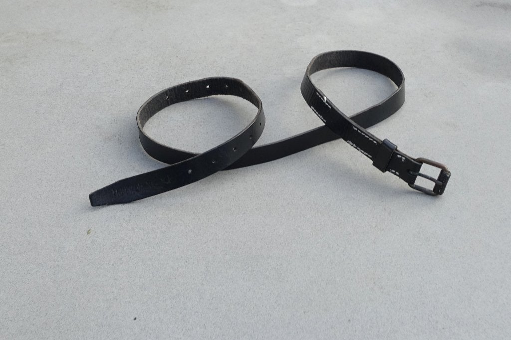leren broekriem nr. 912-6zw / 130 x 2,4 cm in zwart - nieuw, Kleding | Heren, Nieuw, Ophalen of Verzenden, 115 cm of meer, Riem of Ceintuur