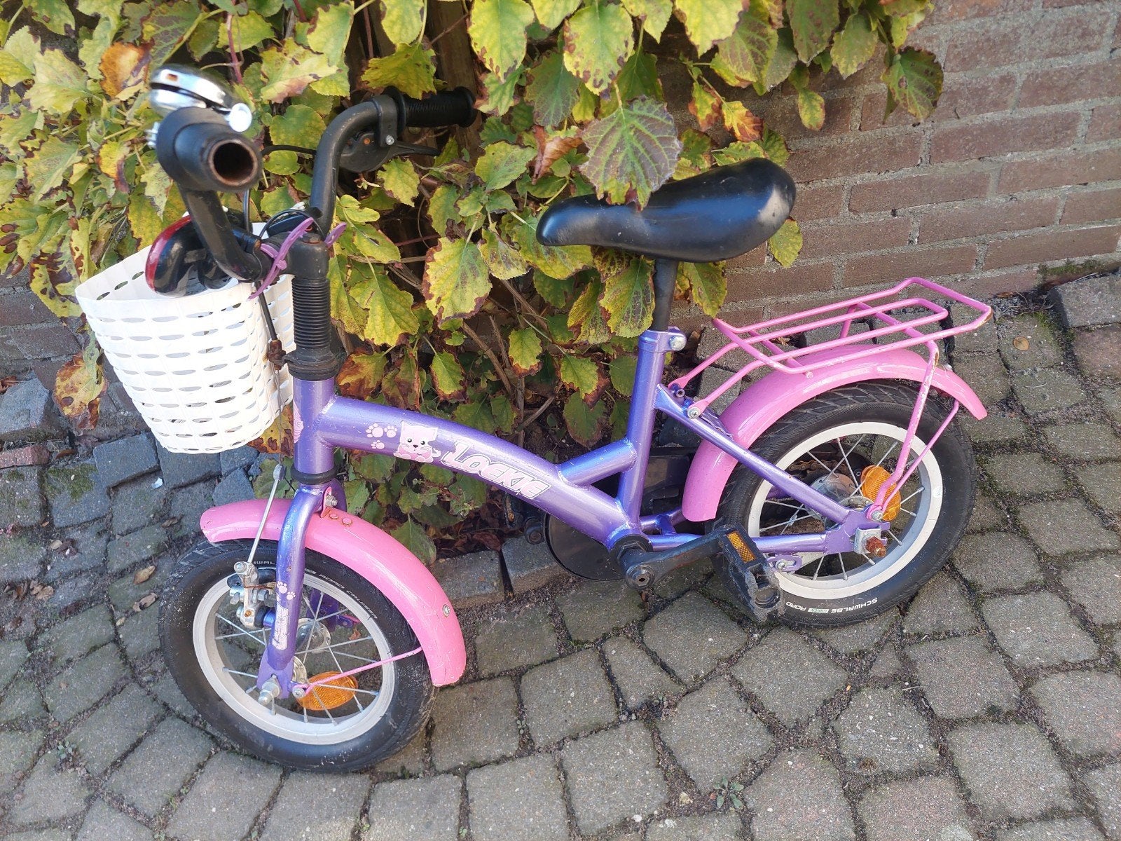 Leuke paarse kinderfiets met mandje en bagagedrager, Fietsen en Brommers, Ophalen of Verzenden, Gebruikt, Velgrem, Minder dan 16 inch