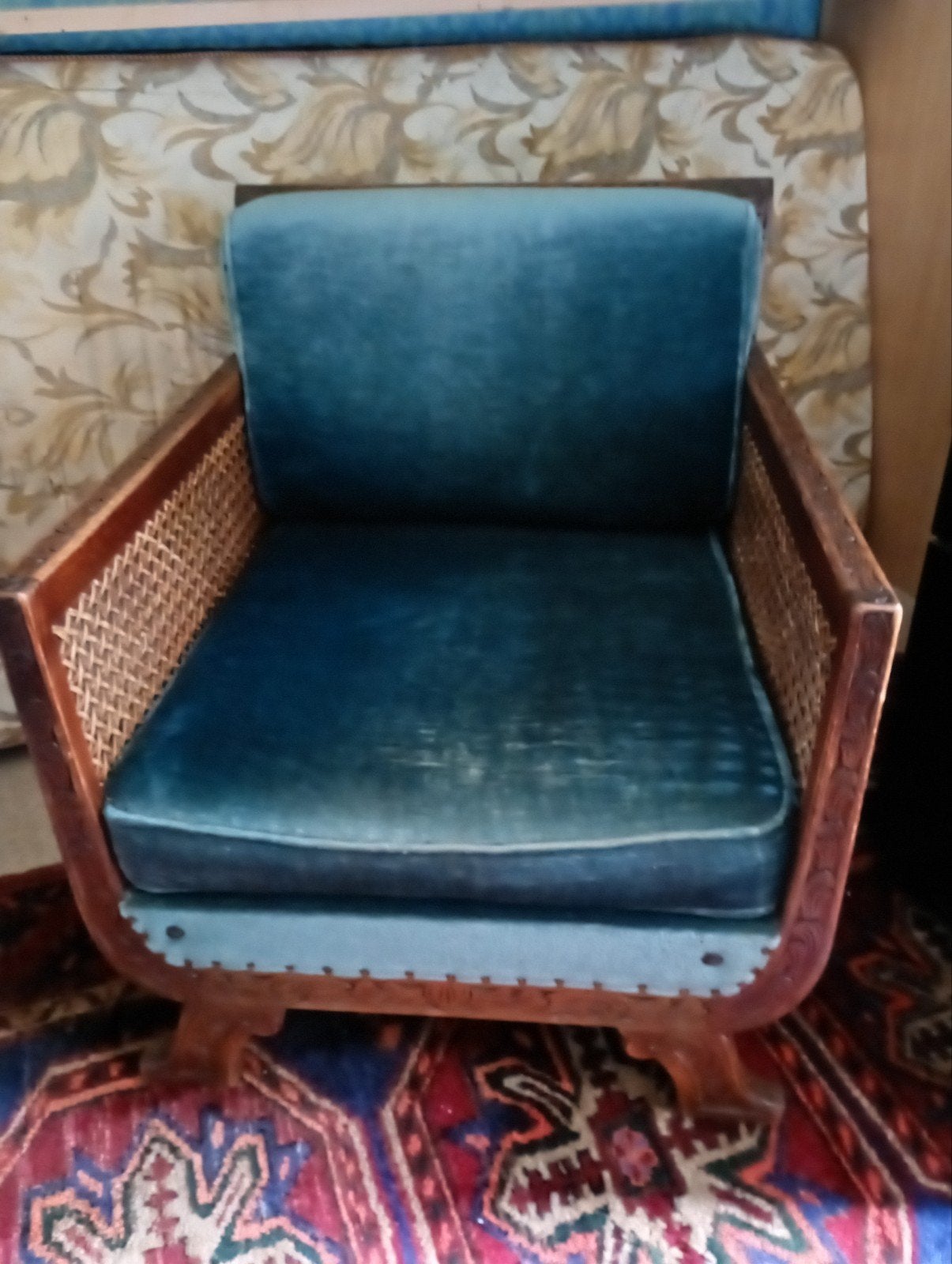 Vintage fauteuil met rotan en blauw velours, Ophalen of Verzenden