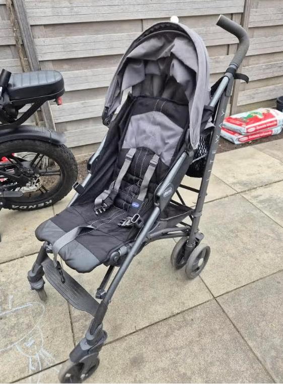 Chicco Liteway buggy werkt 100% - zonder voorsteun, Ophalen, Gebruikt, Overige merken, Regenhoes