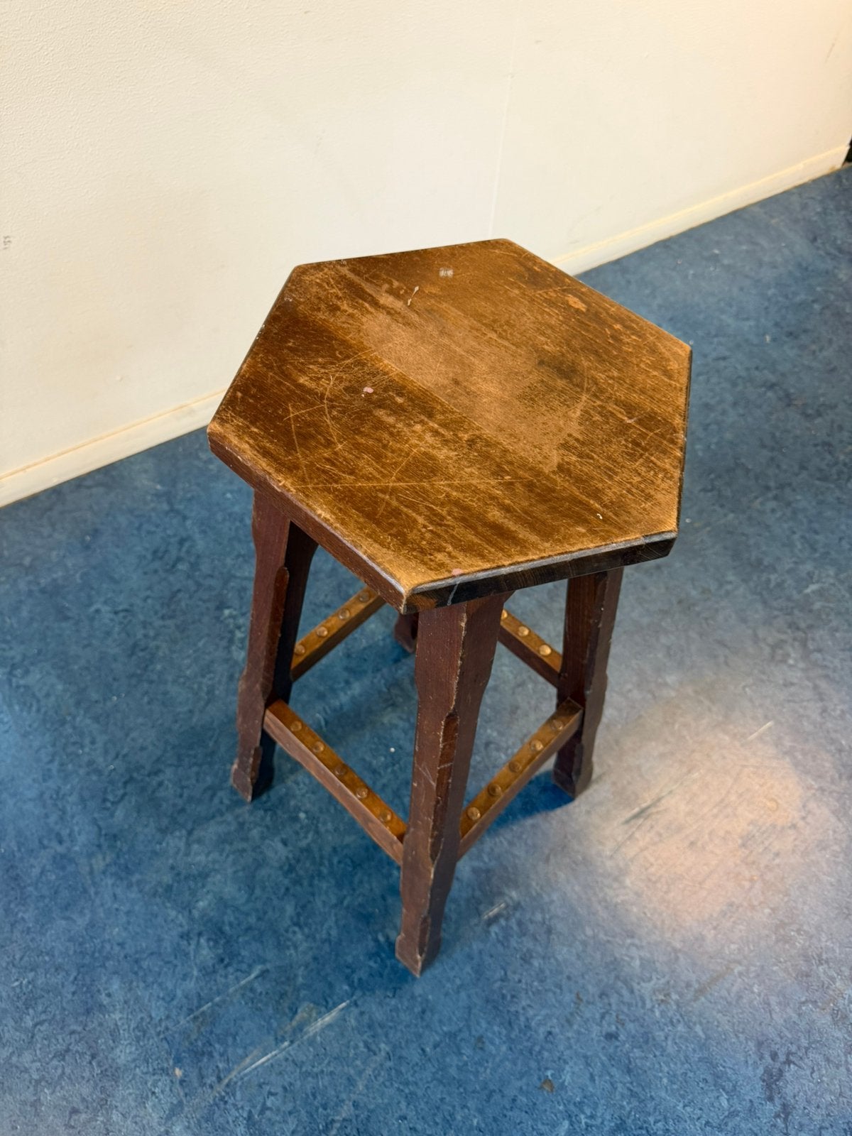 Bar kruk hout, Ophalen, 60 tot 90 cm, Zo goed als nieuw, 1 kruk