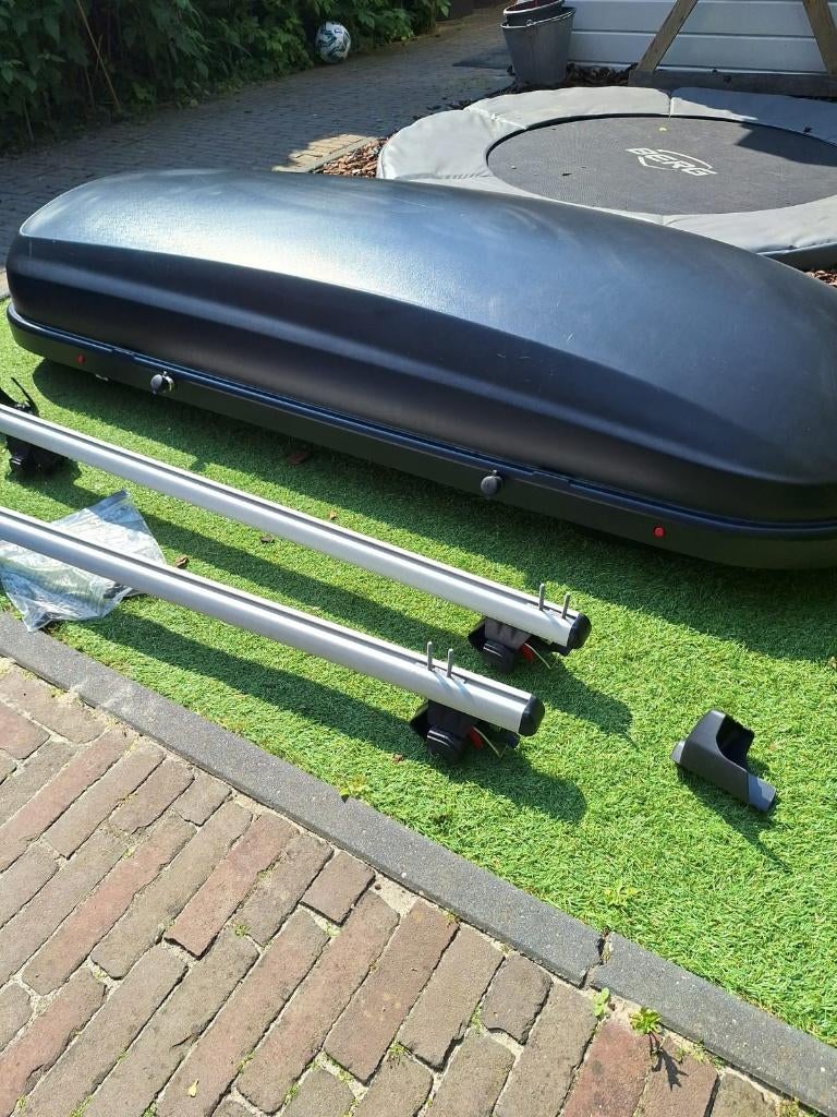 Dakkoffer Skoda (Kamiq) 330L + Dakdragers, Ophalen, Zo goed als nieuw