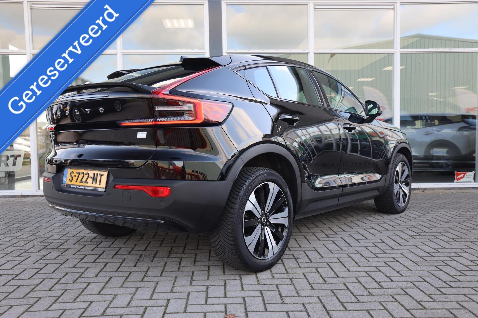 Volvo C40 Recharge Core 69 kWh|Camera|Panoramadak|Carplay|Na, Gebruikt, Met garantie (alle), Zwart, SUV of Terreinwagen