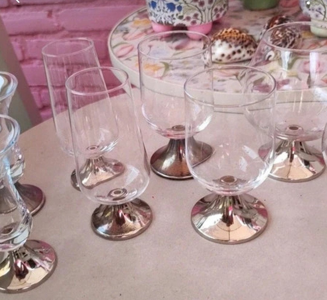 Borelglasjes met zilveren voetjes, Verzamelen, Ophalen of Verzenden, Zo goed als nieuw, Borrel- of Shotglas