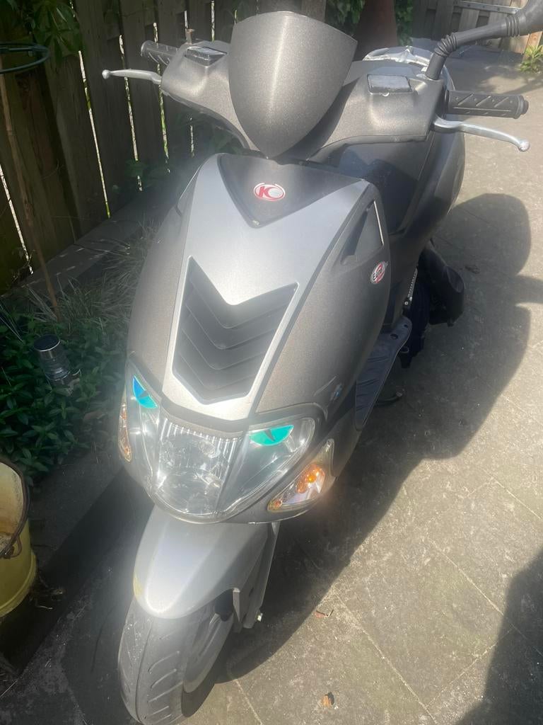 Kymco super 9 project scooter, Fietsen en Brommers, Ophalen, Zo goed als nieuw, Benzine, Super 8