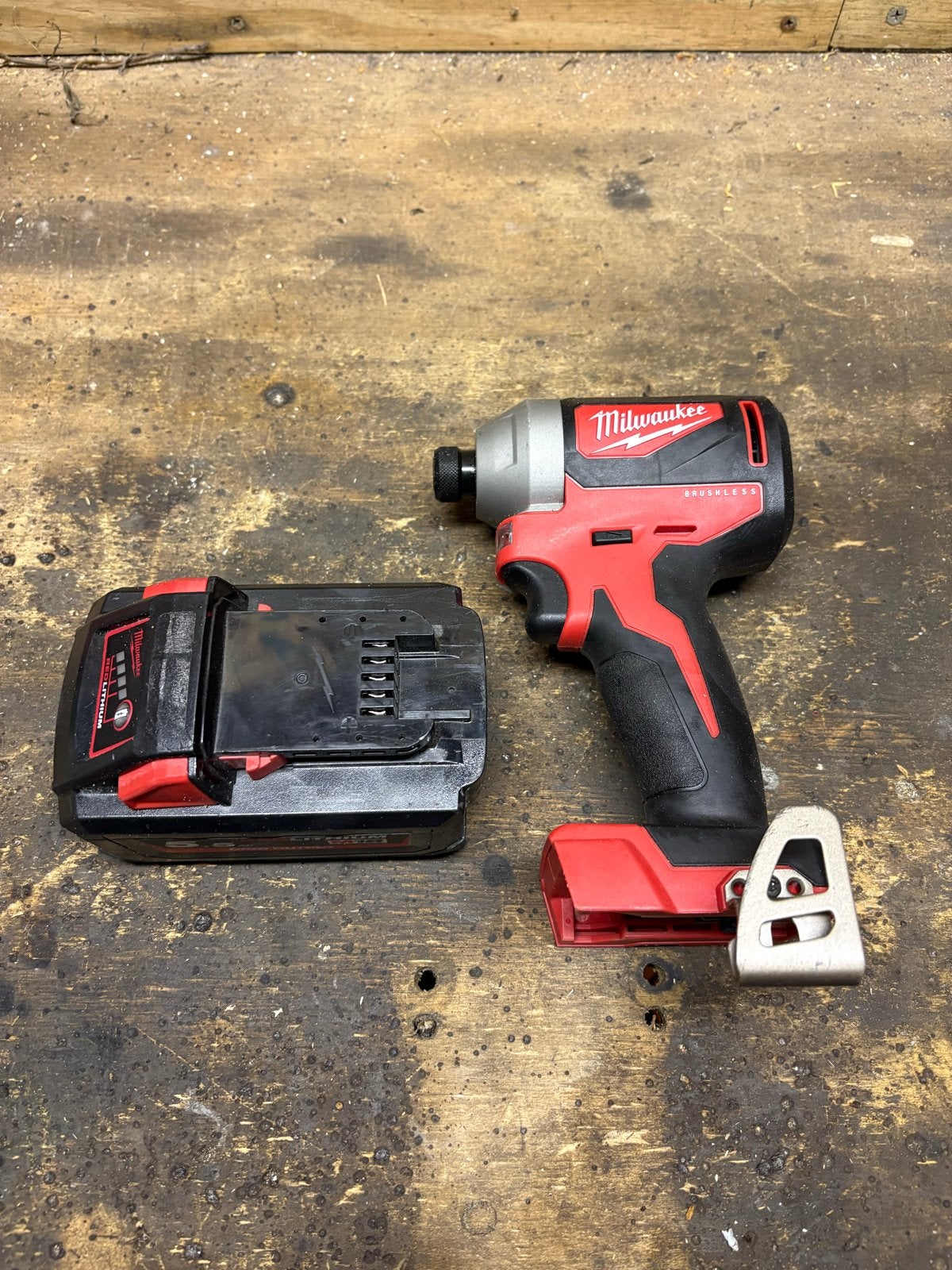 Milwaukee M18 BLID2 slagschroevendraaier met 5.5 Ah accu, Gebruikt, Variabele snelheid, ., Ophalen of Verzenden