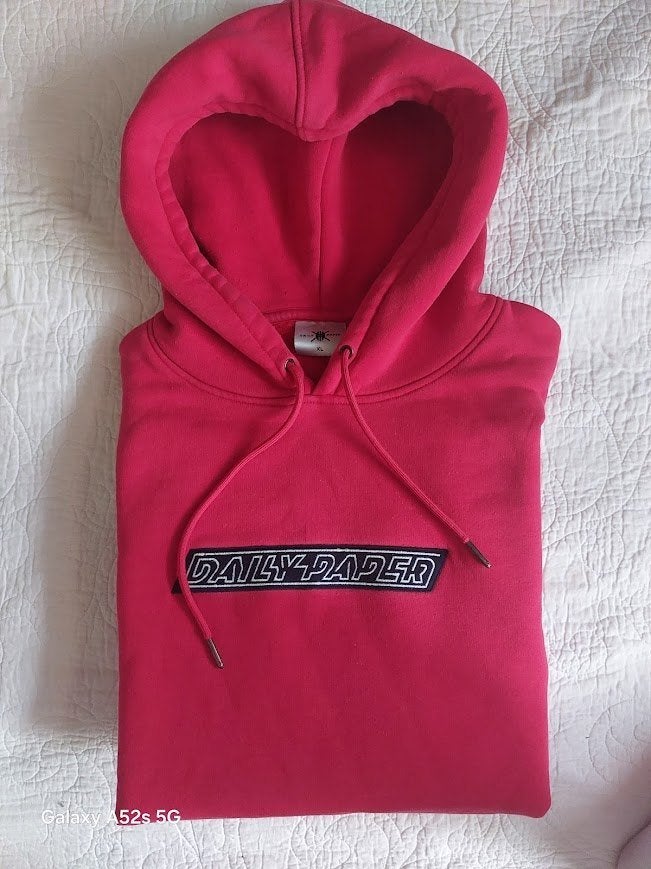Daily Paper Logo Hoodie Rood | Maat XL | Heren, Maat 56/58 (XL), Ophalen of Verzenden, Zo goed als nieuw, Daily Paper