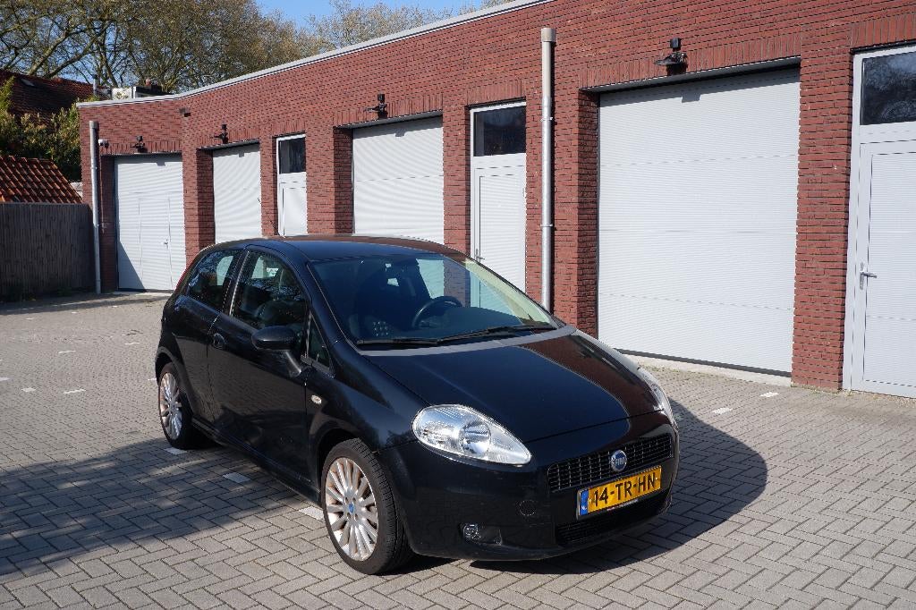 Fiat Grande Punto Zwart 1.4-16V Sport (6-bak) – APK, Auto's, Fiat, Particulier, Grande Punto, ABS, Airbags, Airconditioning, Automatische klimaatregeling