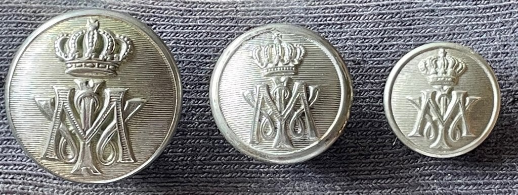 KWIM  knoop uniform Kon West Indische Maildienst goud kleur, Ophalen of Verzenden, Gebruikt, Gebruiksvoorwerp