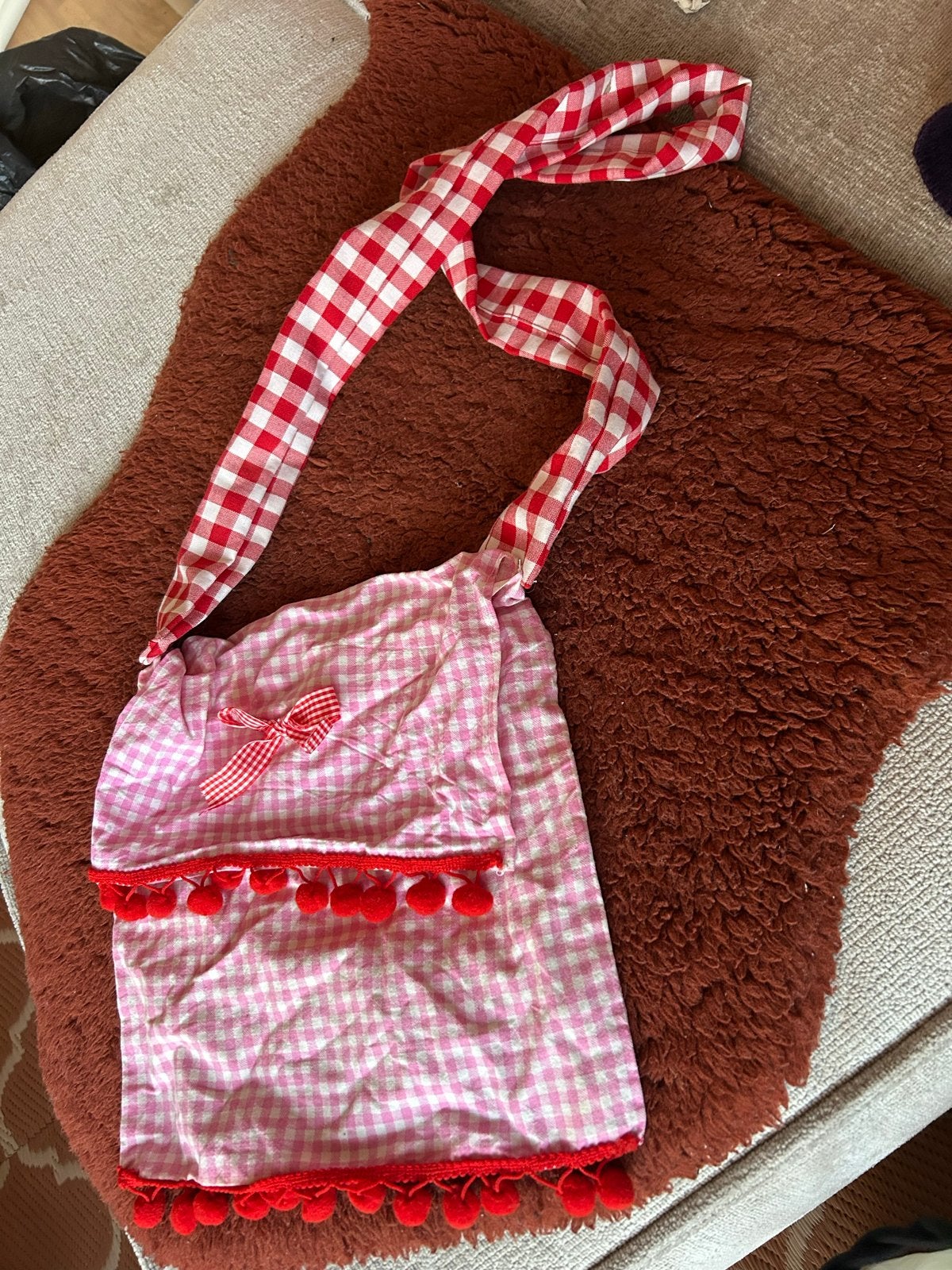 Leuke katoenen tas wit rood geruit met pompons, Kinderen en Baby's, Kindermode-accessoires, Ophalen of Verzenden, Gebruikt