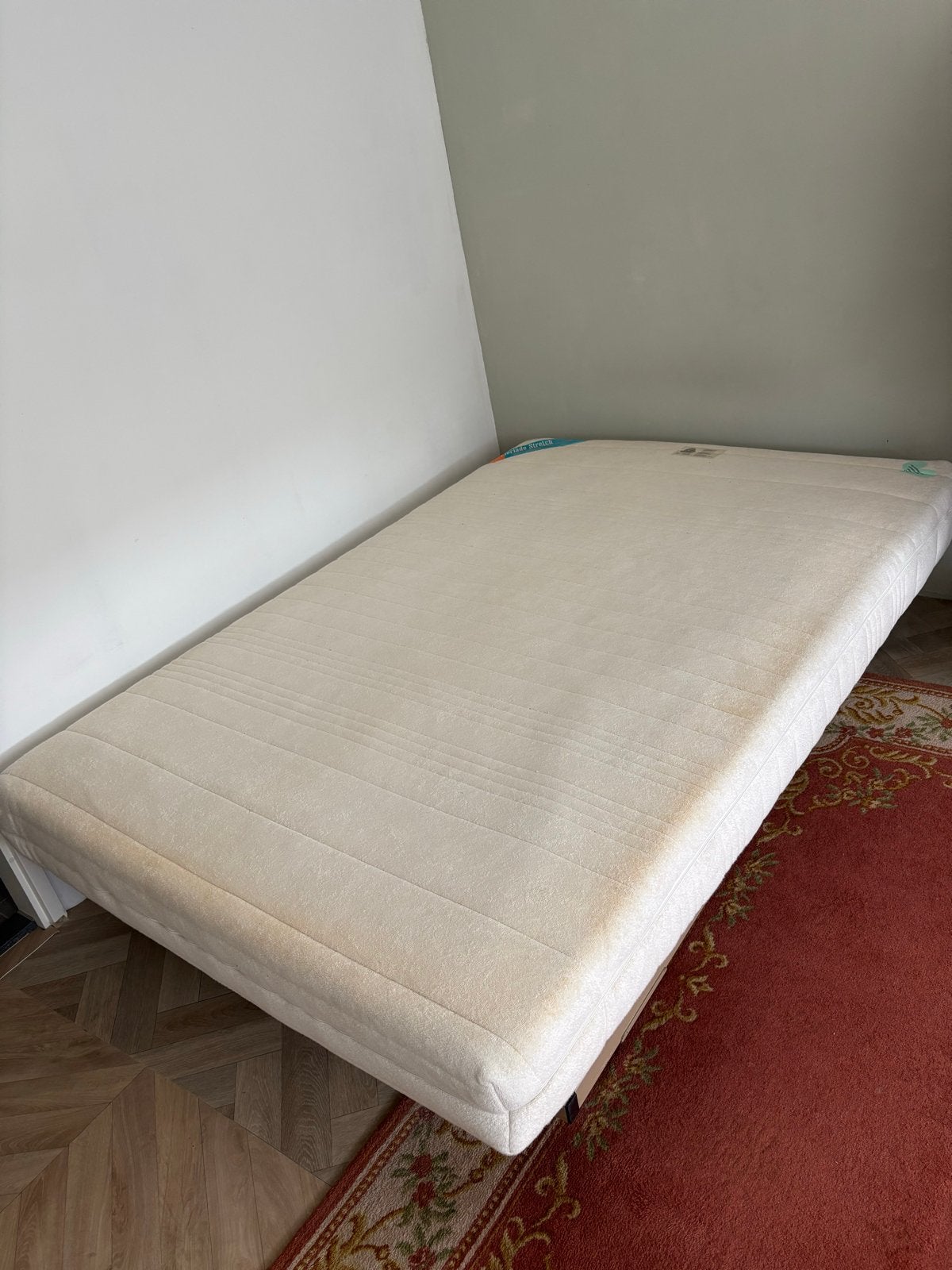 Gratis: bed 140x200cm met matras, Ophalen, Gebruikt, Overige kleuren, 140 cm