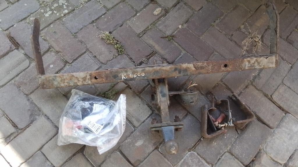TREKHAAK GEBR  RENAULT  KANGOO 1997 TOT 2007, Auto-onderdelen, Ophalen of Verzenden, Gebruikt, Renault