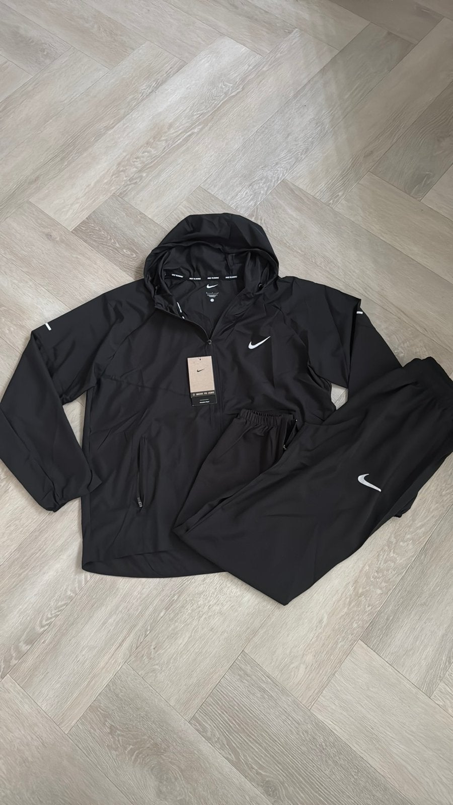 Nike set mannen maat S s nieuw trainingspak, Ophalen of Verzenden, Nieuw, Maat 46 (S) of kleiner, Algemeen