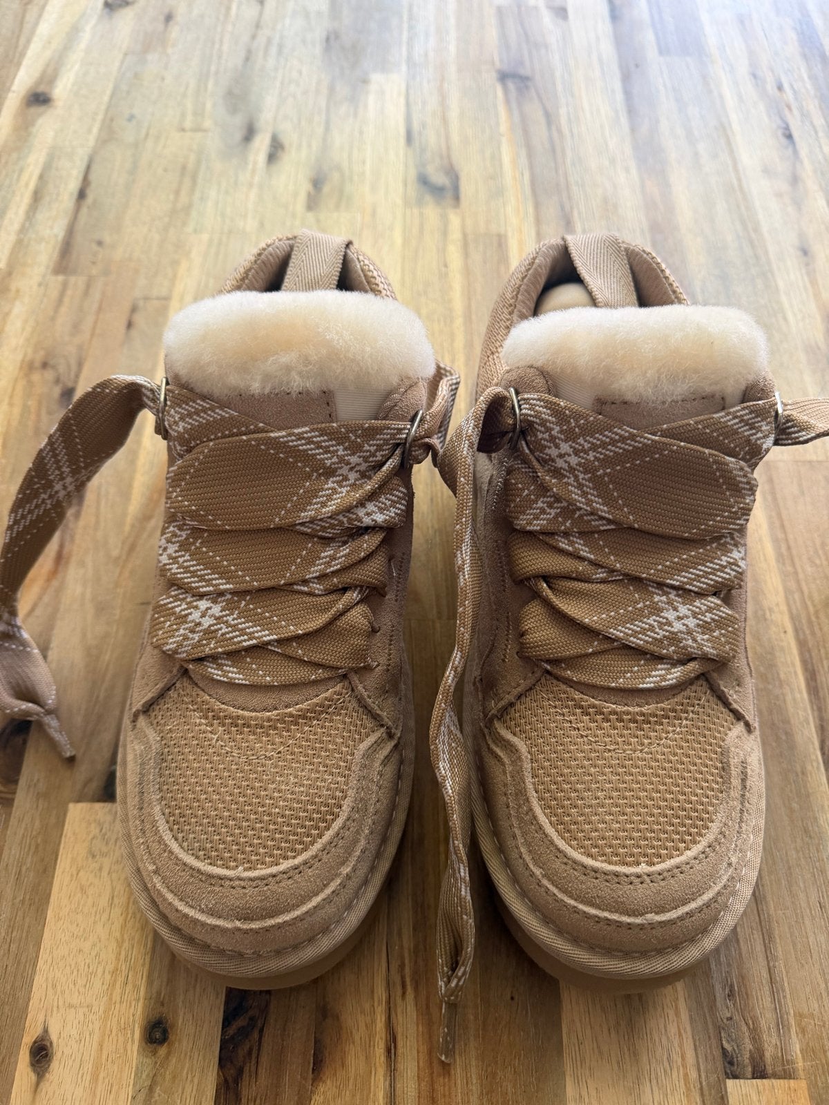 Nieuwe NEP Uggs - Ongebruikt en Heerlijk Zacht, Ophalen of Verzenden, Nieuw, Beige, Lage of Enkellaarzen
