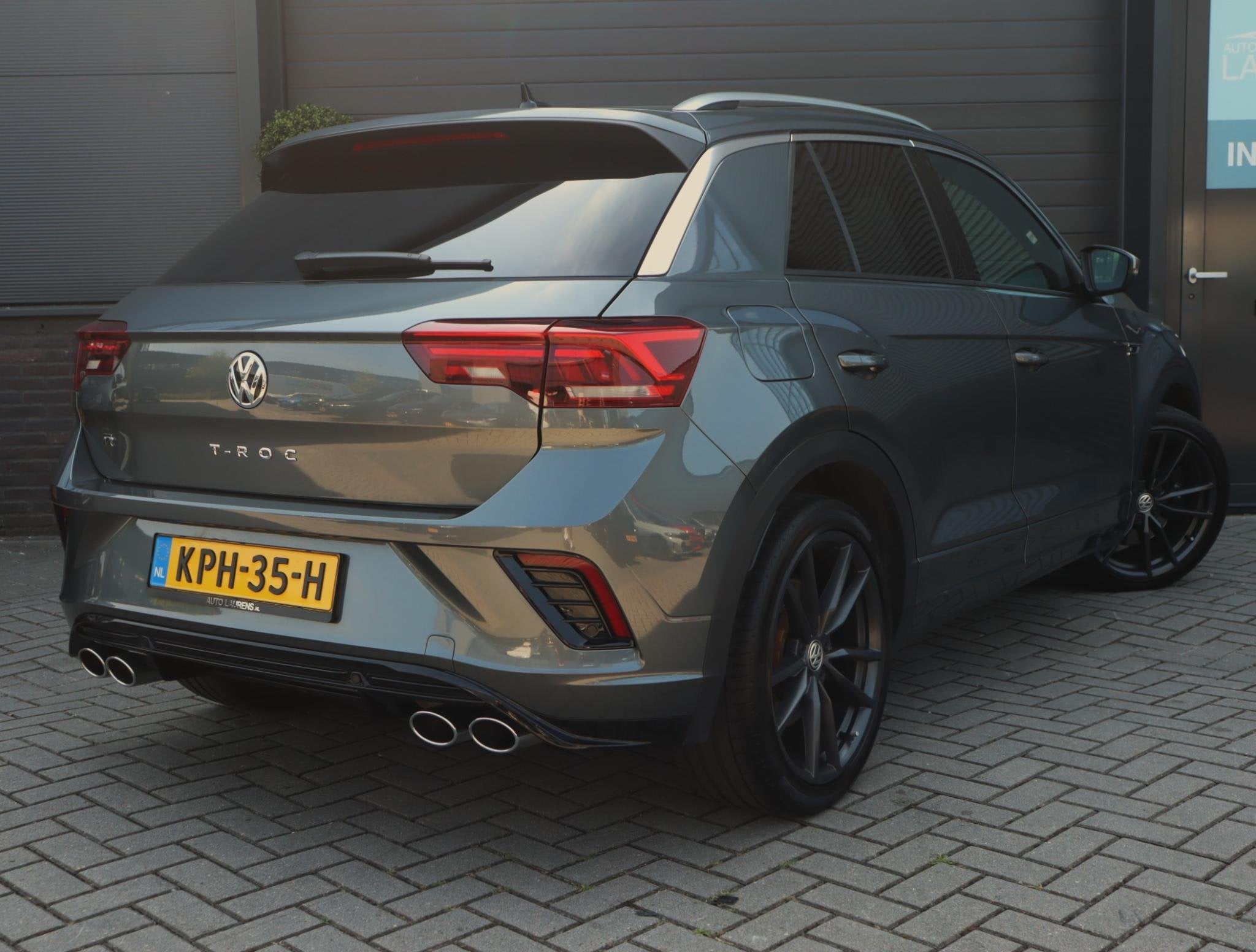 Volkswagen T-Roc 2.0 TSI 4Motion R | Pano | Beats | Dynamic, Stof, Gebruikt, Euro 6, 4 cilinders