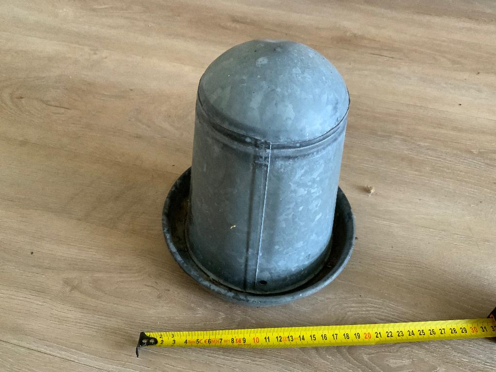 Vintage! Zinken drinkbak voor kippen, vogels etc., Tuin en Terras, Ophalen of Verzenden, Gebruikt
