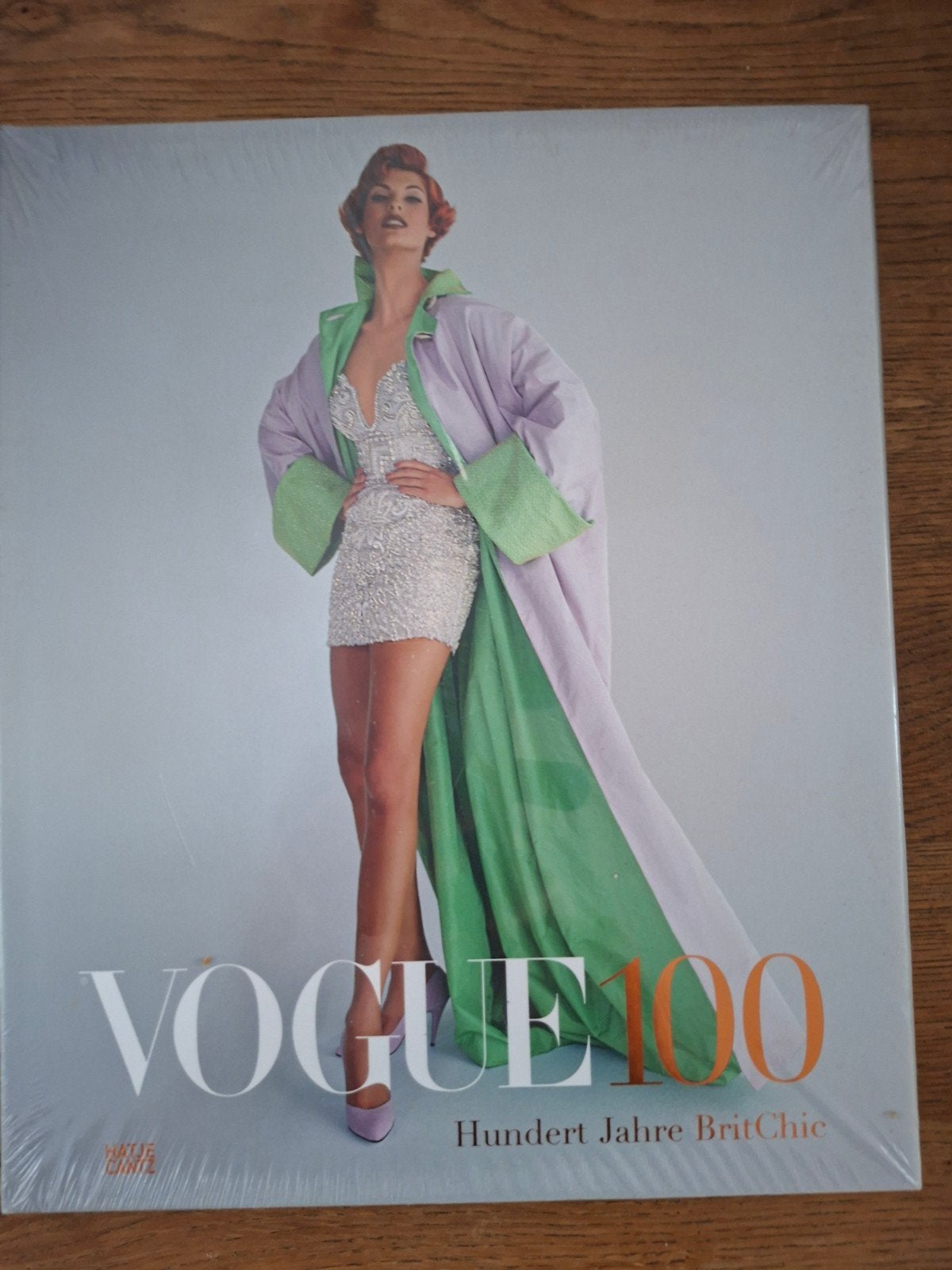 vogue 100 brit chic 100 years duitse uitgave in verpakking, Boeken, Mode, Verzenden, Nieuw, Mode algemeen