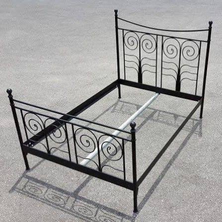 Ledikant Noresund Ikea 140x200 cm zwart metaal, Ophalen, Gebruikt, Zwart, Tweepersoons
