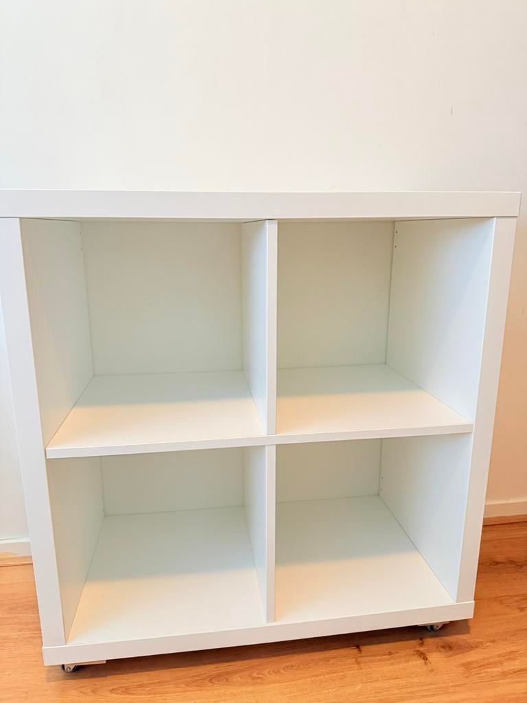 Kallax kast 2x2 vakken wit, Huis en Inrichting, Kasten | Wandmeubels, Ophalen, Zo goed als nieuw, Minder dan 150 cm, Minder dan 100 cm