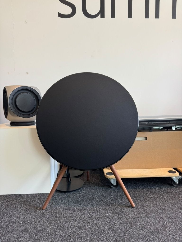 BeoPlay A9 MK1 draadloze luidspreker B&O Bang en Olufsen, Vloerstaande luidspreker, Info@bang-olufsen.dk, Zo goed als nieuw, Bang & Olufsen Alle 1 / DK-7600 Struer / Denmark
