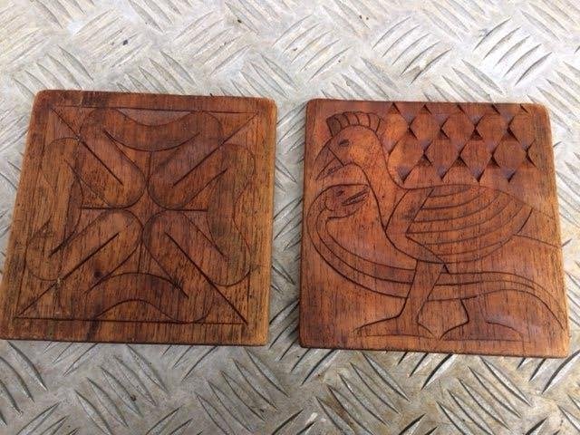 EXCLUSIEF houtsnijwerk Z.Amerika decoratie / onderzetters, Minder dan 20 cm, Ophalen of Verzenden, Handgemaakt, Wanddecoratie