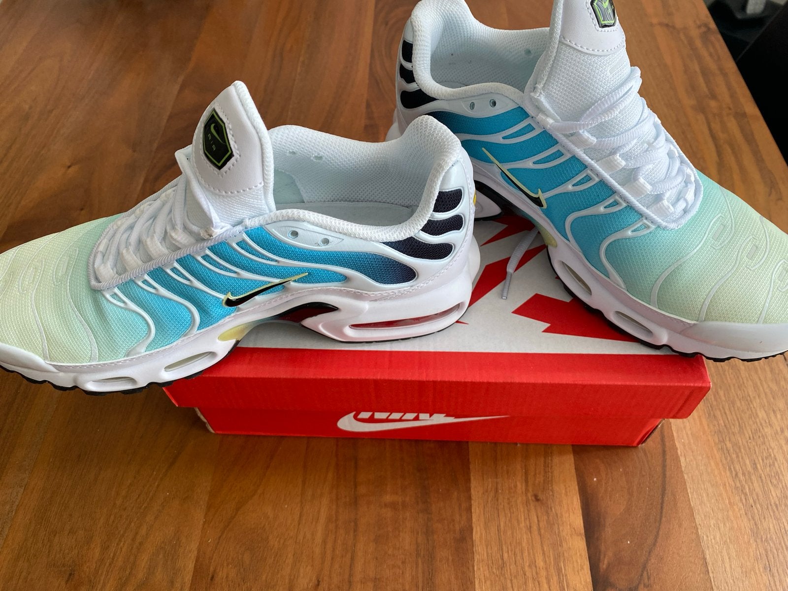 Nike Air Max Plus TN Nieuw, Ophalen of Verzenden, Zo goed als nieuw, Blauw, Sneakers of Gympen